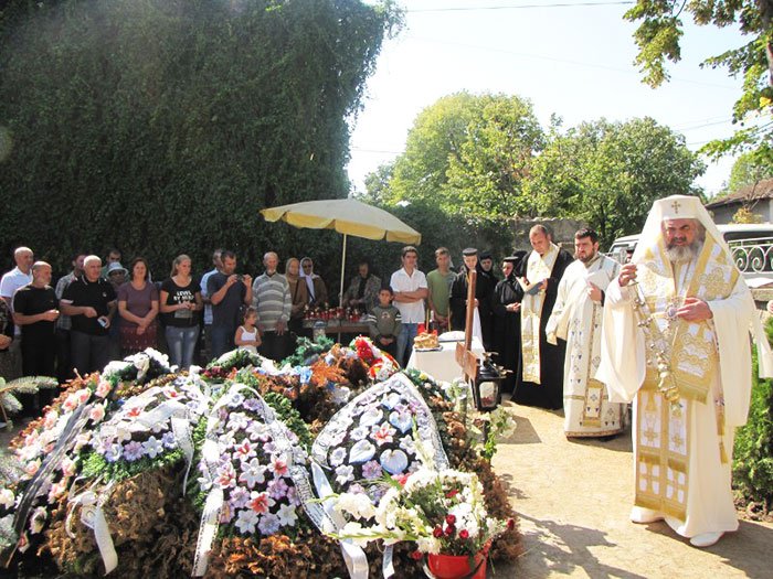 Patriarhul României, la parastasul părintelui Arsenie 108123