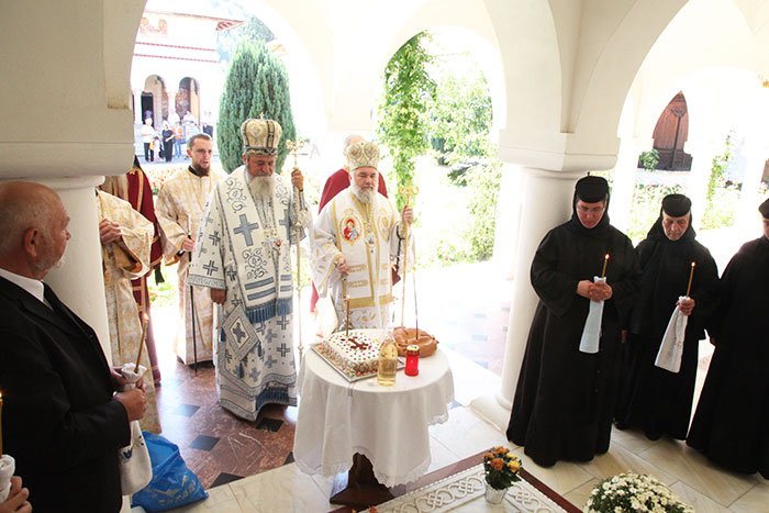 Şase ani de la trecerea la cele veşnice a mitropolitului Antonie 108187