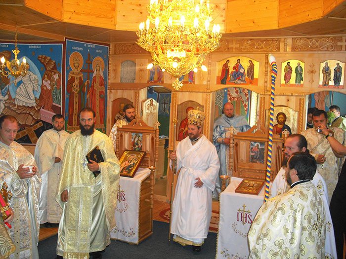 Resfinţirea bisericii parohiei Creţeştii de Sus 108204