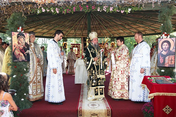 Hram la Mănăstirea Cămărăşasca 108228