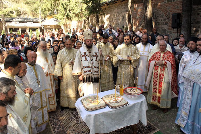 La Schitul Cornet s-a serbat hramul 108279