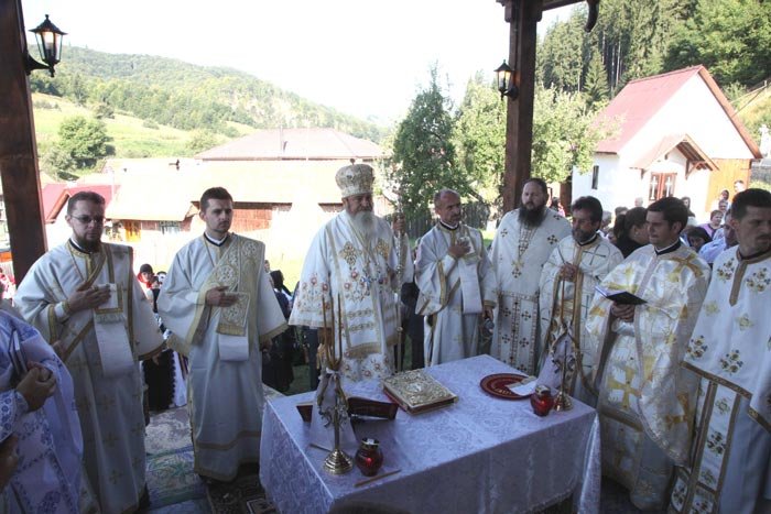 Biserica din Holbav a fost târnosită 108368