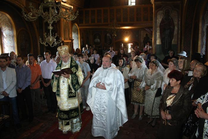 Slujire arhierească în Parohia Dragoslavele 108352