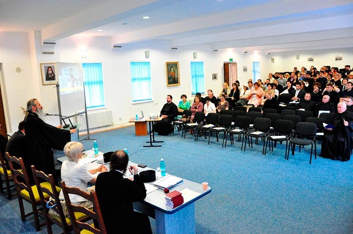 Misiunea profesorului de religie: nu doar cunoştinţe, ci şi focul credinţei 108402