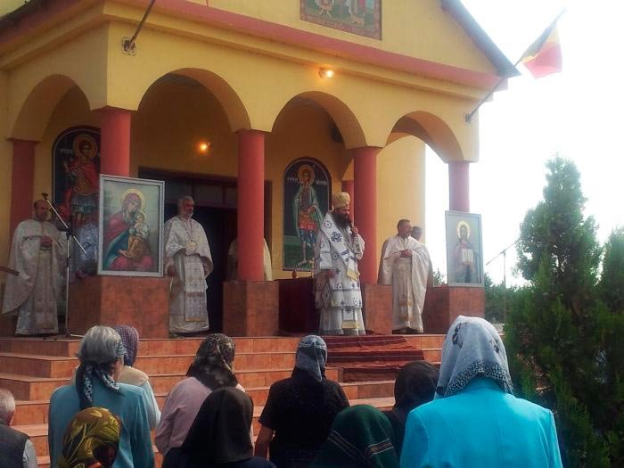 Resfinţirea a două biserici în Episcopia Slatinei şi Romanaţilor 108543