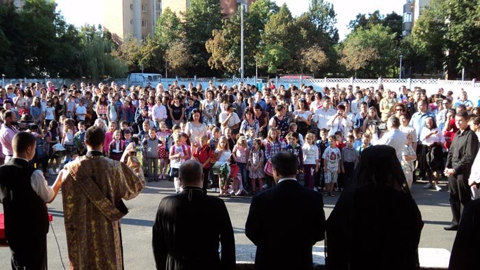 Binecuvântări arhiereşti la început de an şcolar 108573