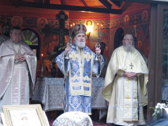 Pelerini pe drumul Crucii la Mănăstirea Feredeu 108642