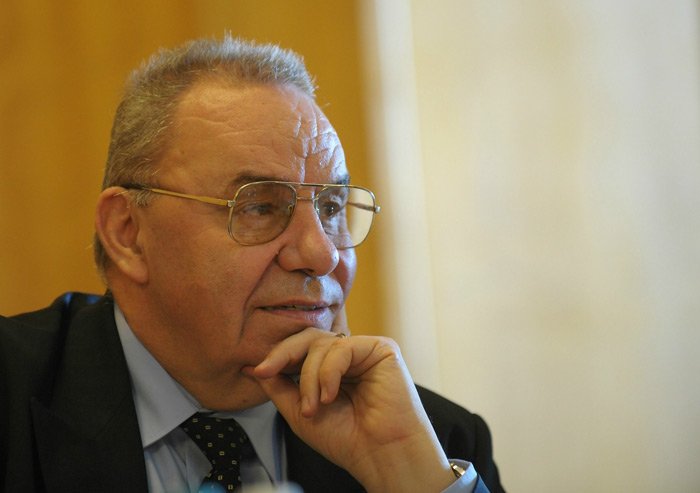 Revenirea la valorile ferme este soluţia veritabilă pentru o educaţie optimă 108649