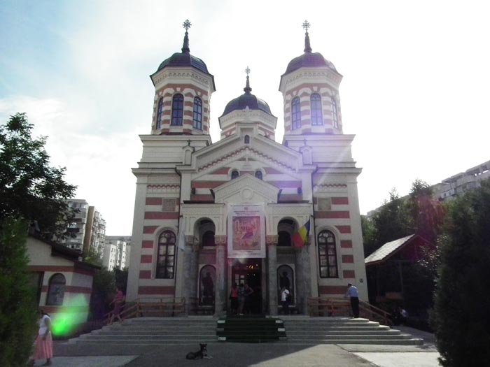 Dobroteasa, biserica ce ar fi trebuit să nu mai fie 108668