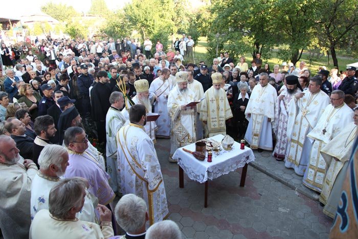 Prima biserică din Turda-Băi a fost sfinţită 108664