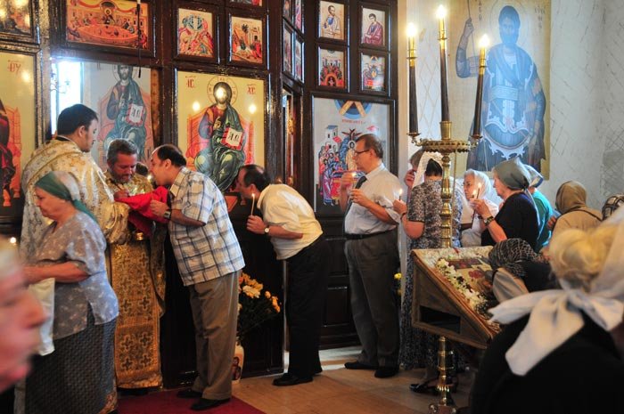 Sfântul Eustaţiu i-a adunat pe bucureşteni în rugăciune 108711