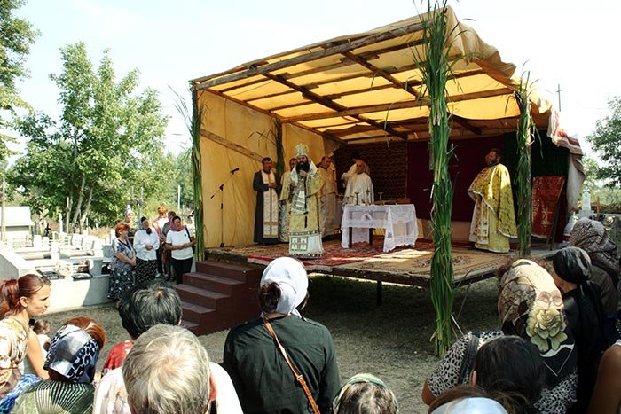 Liturghie arhierească în oraşul Balş 108746