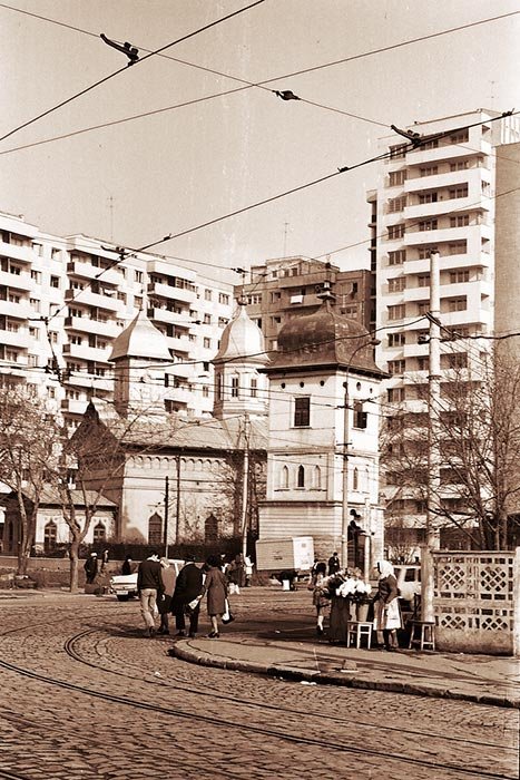 Biserica „Sfânta Treime“ - Tei din Bucureşti 108781