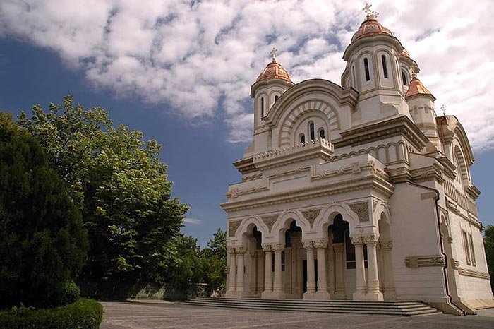 Slujire liturgică, misionară şi socială la sărbătoarea Arhiepiscopiei Dunării de Jos 108784