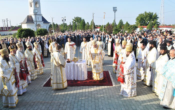 Recunoştinţă pentru jertfelnicia credincioşilor arădeni 108814