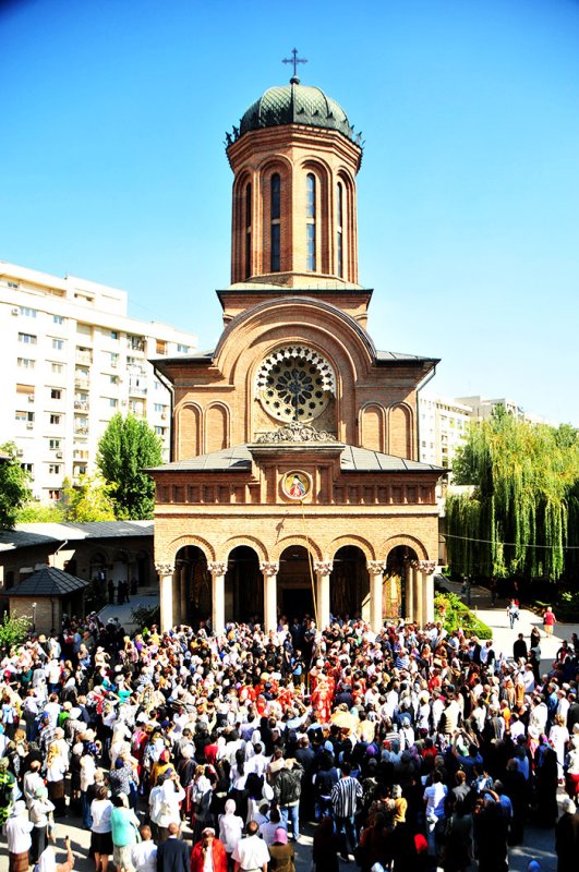 Sărbătoare luminoasă la ctitoria Sfântului Antim 108857