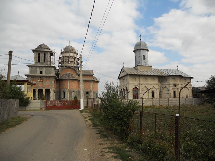 Mărturisitoarea biserică brâncovenească din Tunari 108878