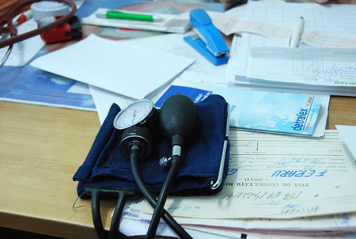 Testare gratuită a tensiunii şi greutăţii 108911