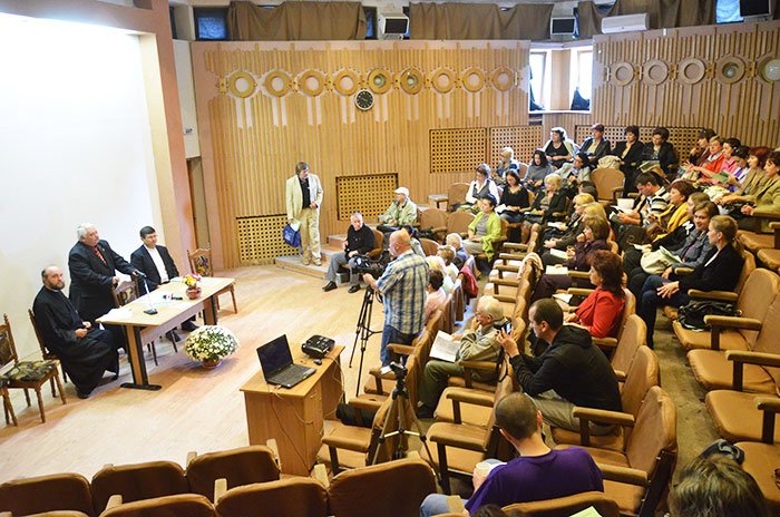 Editura Doxologia, prezentă la Salonul Internaţional de Carte Românească de la Iaşi 108914