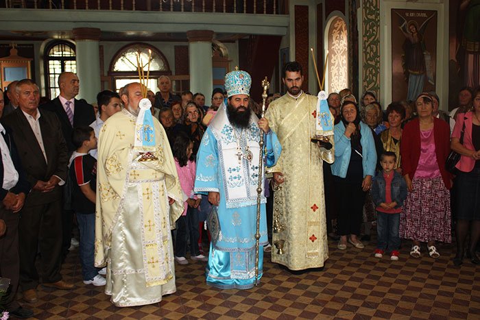 Liturghie arhierească la Bărăştii de Vede 108917