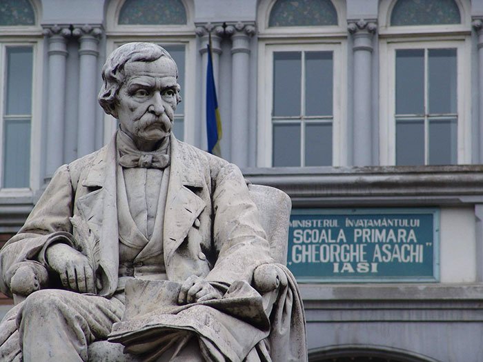 Peste 1.000 de şcoli şi licee vor fi evaluate 108913