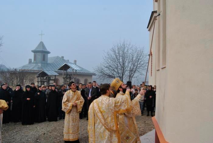 Mănăstirea Gornea - Sicheviţa, păstrătoare a tradiţiei monahale 108970