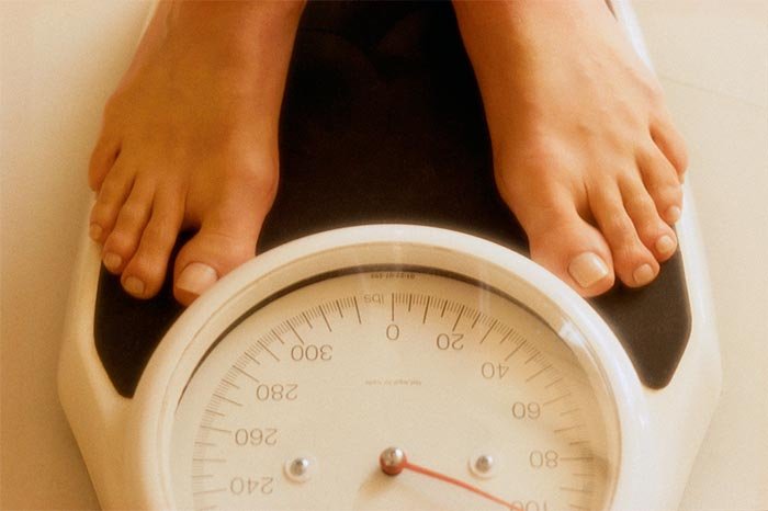 Dormitul până târziu creşte riscul de obezitate 109039