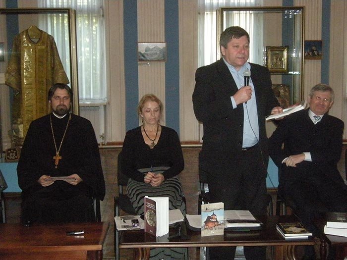 Simpozion dedicat istoriei Bisericii din Basarabia 109058