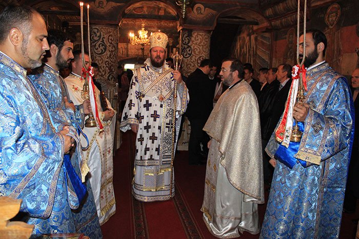 Slujire arhierească în Parohia vâlceană Câineni II 109157