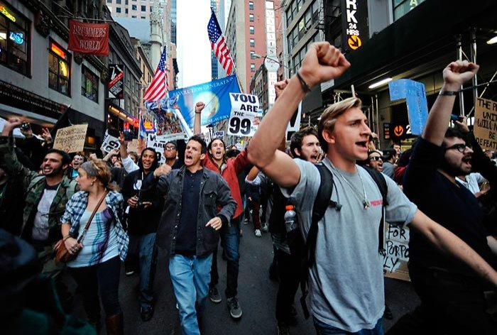 Mişcările de protest cauzate de criză se amplifică 109303
