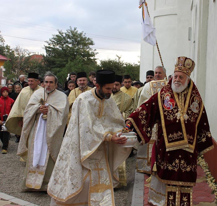 Sfinţiri în parohia buzoiană Potoceni 109318