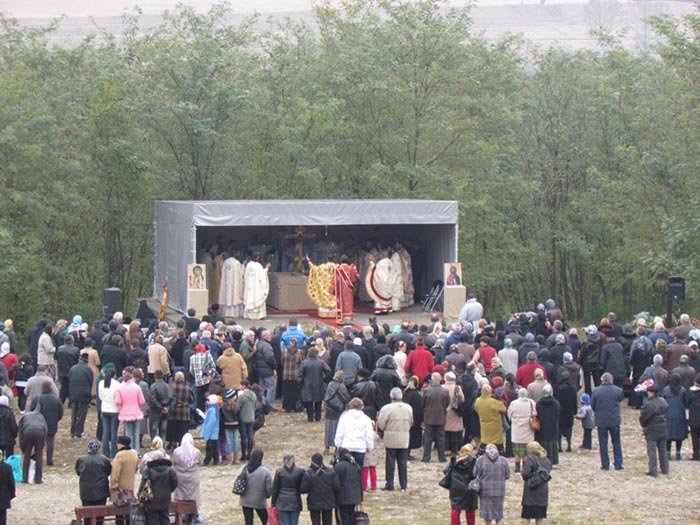 Mănăstirea Slatina-Nera şi-a prăznuit hramul 109331