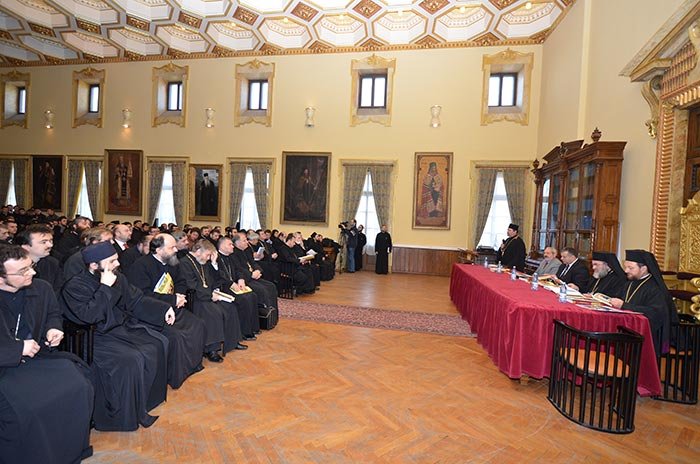 Simpozionul Internaţional „Tainele Bisericii - pelerinaj spre sfinţenie“ 109335