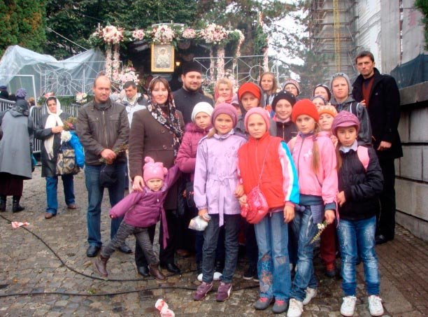 Enoriaşii din Lupăria, în pelerinaj la Iaşi 109365