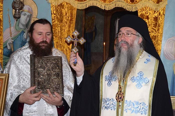 Un nou preot paroh pentru Parohia Banoviţa 109360