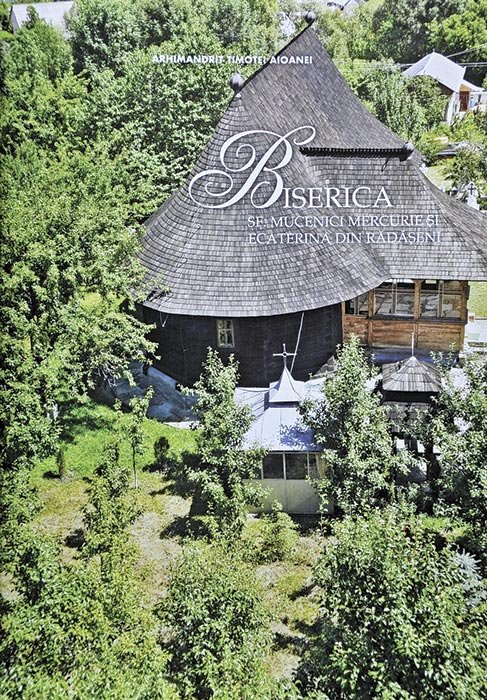 Parfumul dulce al satului românesc dintre imensele livezi 109373