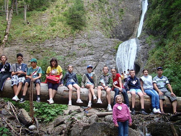 Activităţile extraşcolare, pe placul elevilor din mediul rural 109414