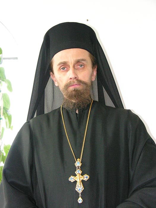 Răspunsuri duhovniceşti: Crucea îmbracă iubirea Sfintei Treimi 109428