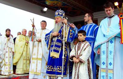 O nouă biserică din Câmpia Turzii a fost târnosită 109499