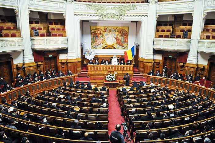 Sfântul Sinod în şedinţă solemnă 109558