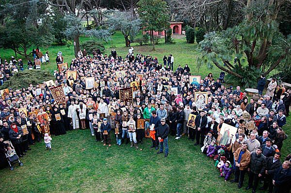 Sfinţirea iconostasului bisericii româneşti din Genzano 109640