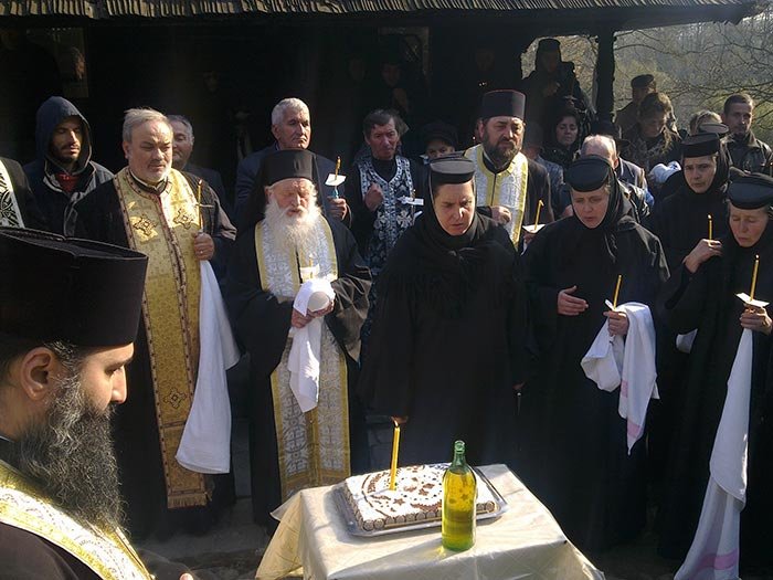 Parastas pentru stavrofora Epiharia Diaconeasa 109704