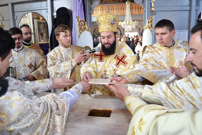 Rugăciune şi binecuvântare în Parohia Moniom 109878