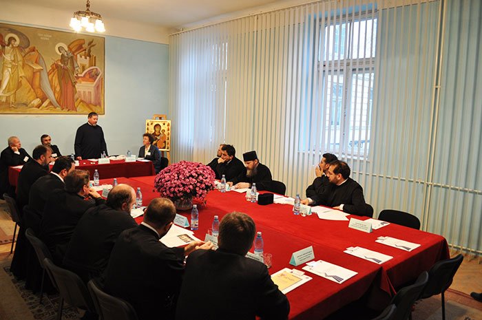 Profesorii de catehetică şi omiletică s-au reunit la Iaşi 109905