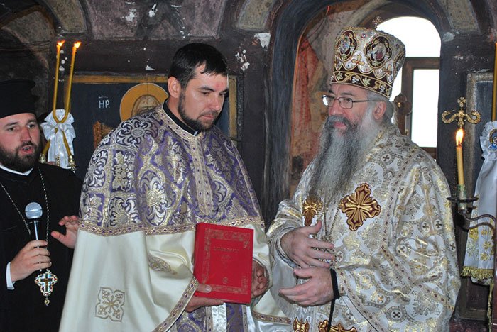 Un nou preot la Obârşia de Câmp 109901