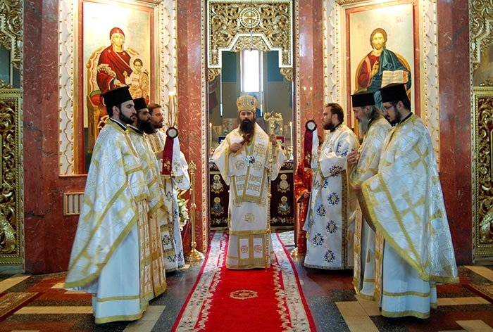 Liturghie arhierească în Parohia Timişoara-Mehala 109998