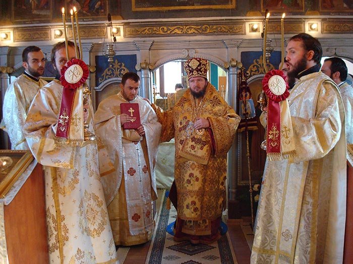 Resfinţirea bisericii din Parohia Criştior 110000