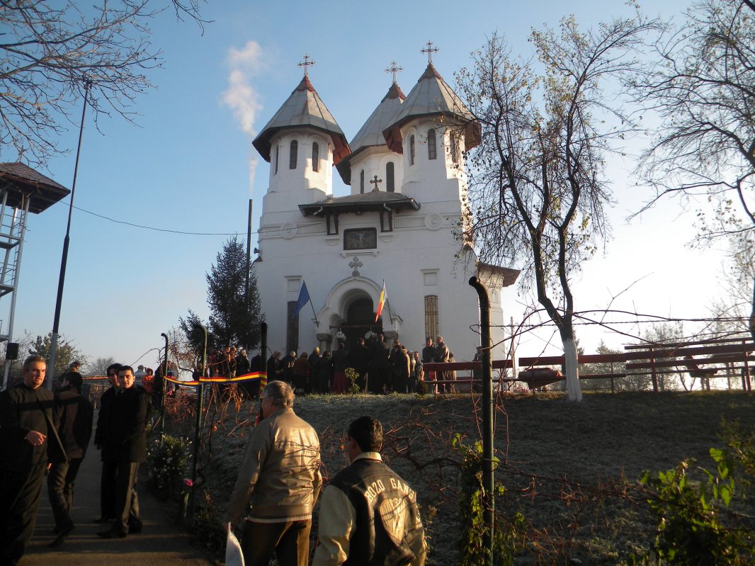 Sfaturi practice în Biserică: Să încercăm să nu întârziem la slujbă 116427