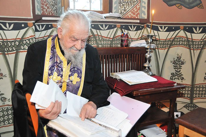 Un devotat monah şi duhovnic a trecut din această viaţă 110131