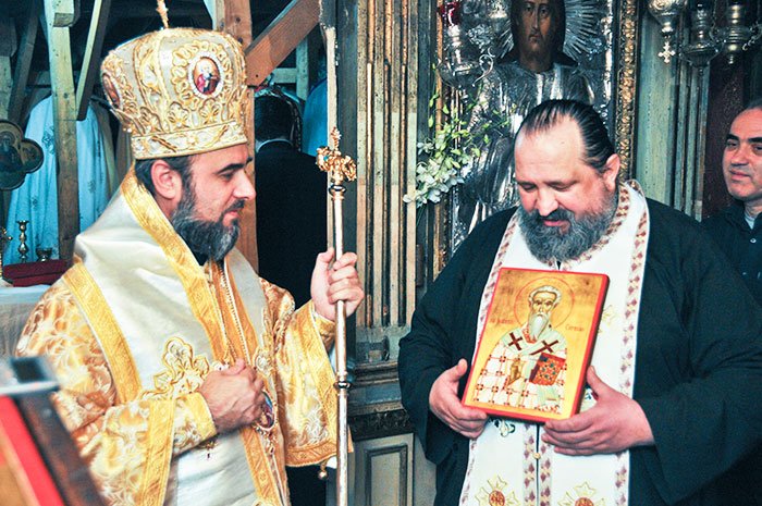 Preasfinţitul Ciprian Câmpineanul, la hramul Bisericii „Doamnei“ 110158